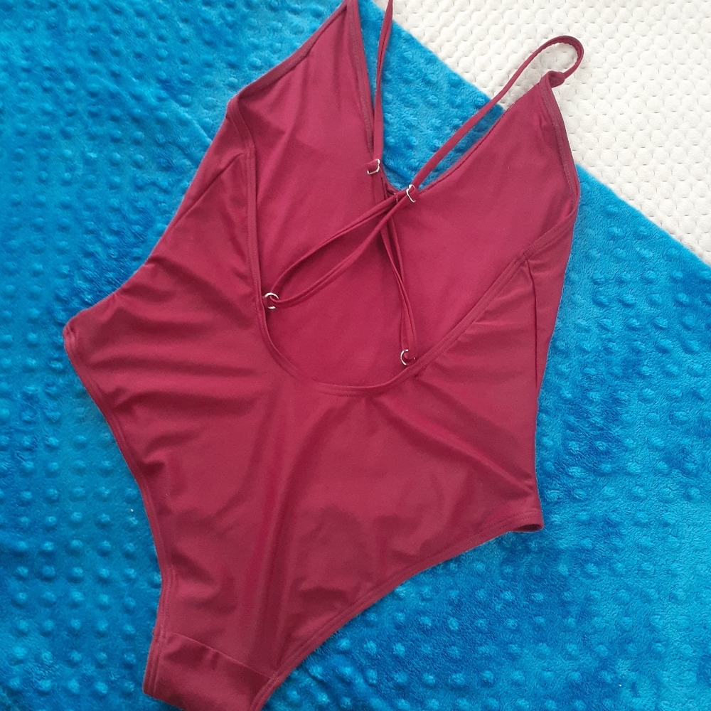 Retro One Piece Swim | M - L | Garnet - Picture 5 of 10